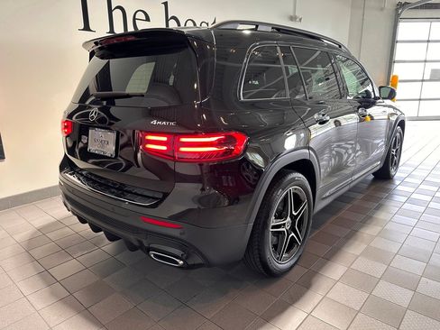 Used 2024 Mercedes-Benz GLB 250 4MATIC image 4