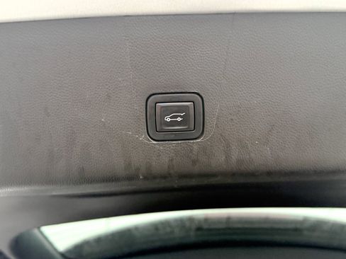 Used 2020 Chevrolet Traverse Premier w/ Redline Edition image 14