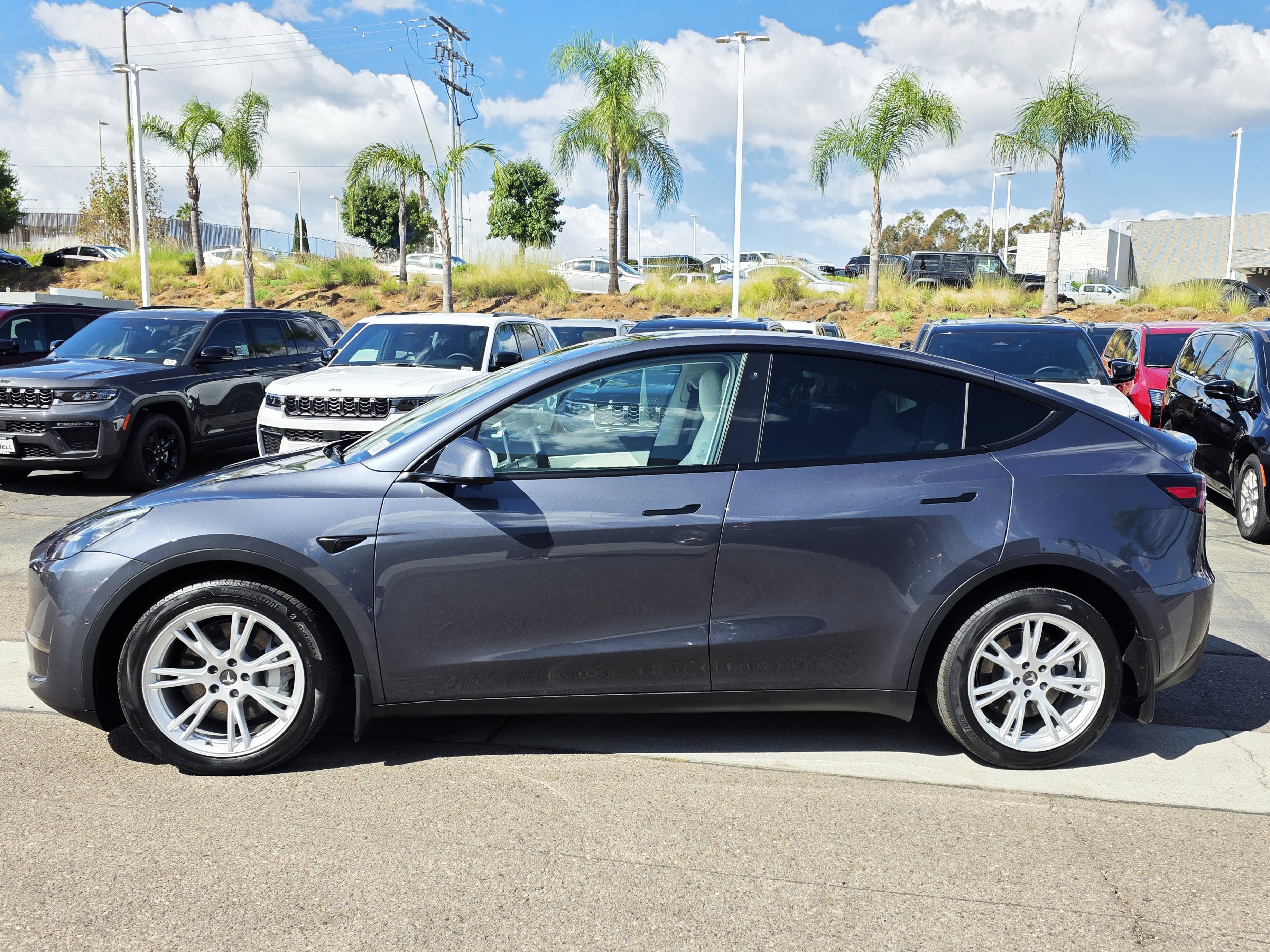 Used 2021 Tesla Model Y Long Range AWD/4WD image 2