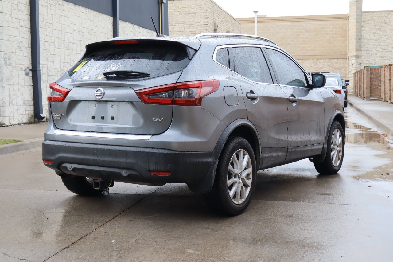 Used 2021 Nissan Rogue Sport SV FWD image 3