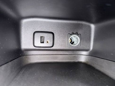 Used 2018 Chevrolet Equinox LT image 26