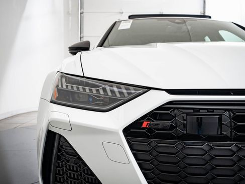 New 2025 Audi RS 6 performance image 13