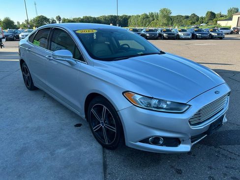 Used 2013 Ford Fusion SE FWD image 3