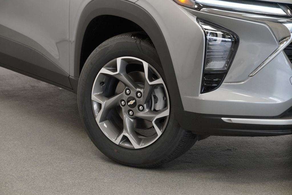 New 2026 Chevrolet Trax LT w/ Driver Confidence Package FWD image 10
