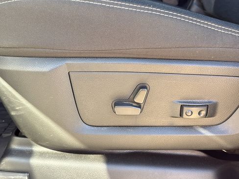 Used 2025 RAM 2500 Lone Star image 12