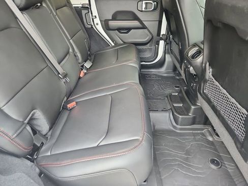 Used 2026 Jeep Wrangler Unlimited Rubicon image 26