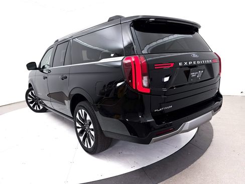 Used 2025 Ford Expedition Max Platinum w/ Driver's Package AWD/4WD image 9