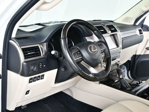 Used 2021 Lexus GX 460 Premium w/ Accessory Package AWD/4WD image 27