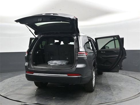 New 2025 Jeep Grand Cherokee L Laredo image 50