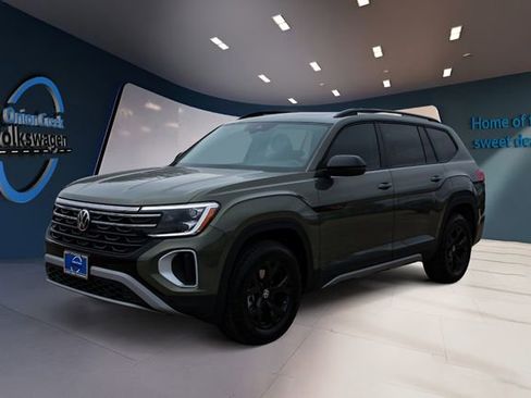 New 2026 Volkswagen Atlas Peak Edition image 8