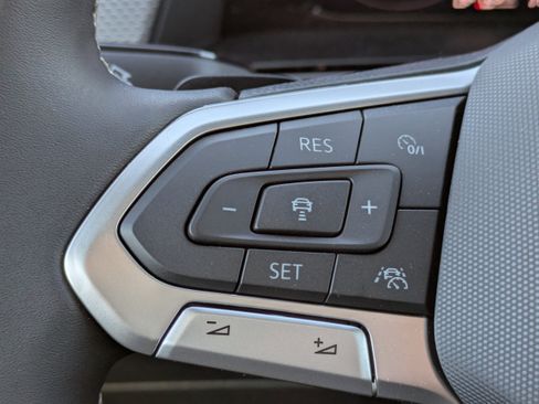 New 2026 Volkswagen Atlas Cross Sport SEL AWD/4WD image 28