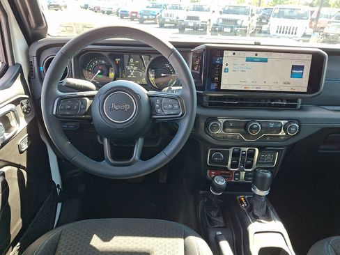 Used 2024 Jeep Wrangler Unlimited Rubicon 4xe AWD/4WD image 10