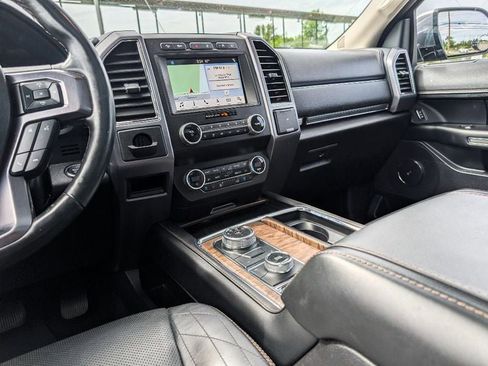 Used 2019 Ford Expedition Platinum AWD/4WD image 24
