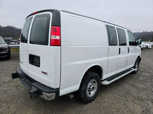 Used 2025 GMC Savana 2500 w/ Driver Convenience Package RWD image 5