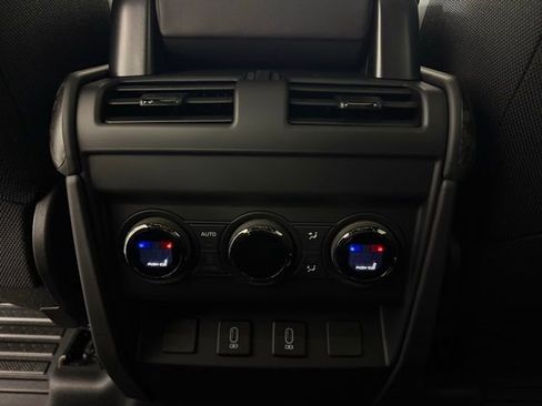 New 2026 Land Rover Defender 110 OCTA image 21