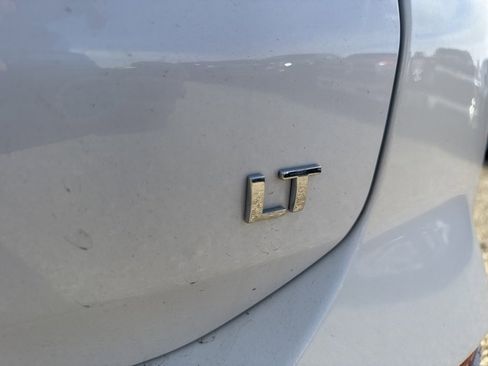 Used 2022 Chevrolet Equinox LT image 42