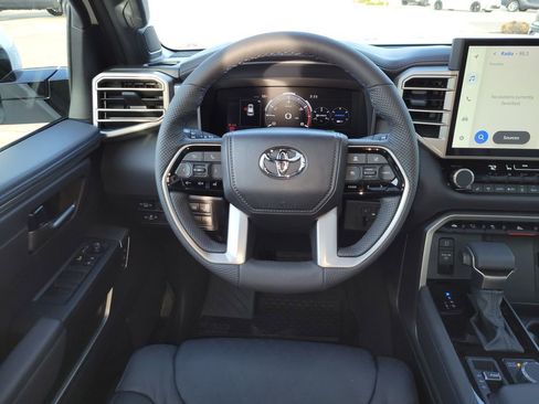 Used 2026 Toyota Sequoia Platinum AWD/4WD image 15