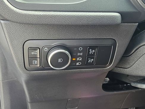 Used 2025 Ford Escape SE image 21