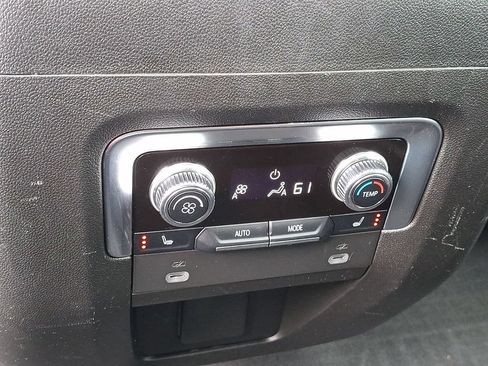 Used 2022 GMC Yukon XL Denali RWD image 11