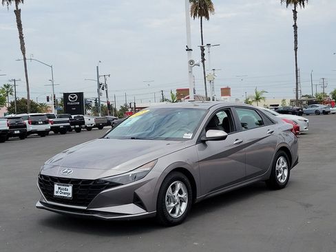 Used 2023 Hyundai Elantra SE w/ Cargo Package FWD image 29