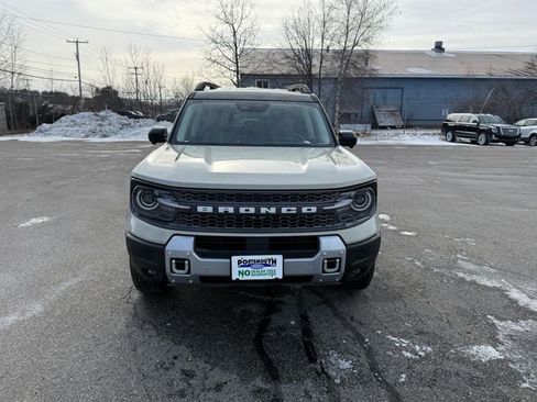 Used 2025 Ford Bronco Sport Badlands image 8