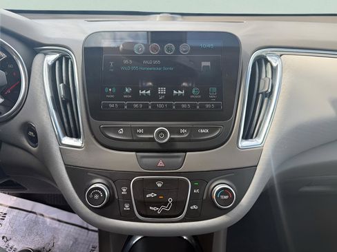 Used 2018 Chevrolet Malibu LT FWD image 18