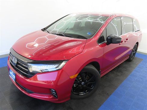 Used 2024 Honda Odyssey Sport image 4