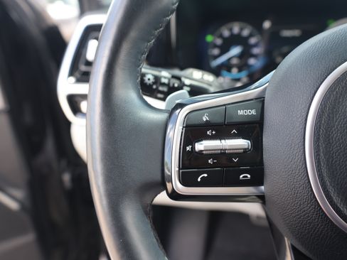 Used 2023 Kia Sorento SX Prestige w/ Panoramic Sunroof Package AWD/4WD image 10