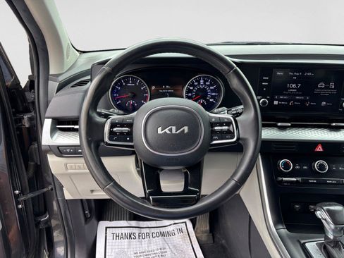 Used 2024 Kia Carnival LX FWD image 10