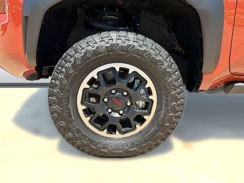 Used 2025 Toyota Tacoma TRD Off-Road AWD/4WD image 12