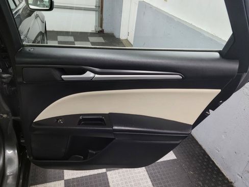 Used 2018 Ford Fusion Titanium AWD/4WD image 24