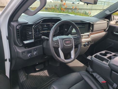 Used 2022 GMC Sierra 1500 Elevation image 10