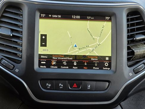 Used 2023 Jeep Cherokee Altitude Lux w/ Lux Elite Package image 8