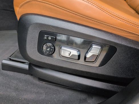 Used 2023 BMW X7 xDrive40i w/ Premium Package AWD/4WD image 25