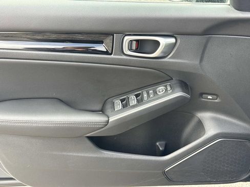 Used 2023 Honda Civic Touring image 19