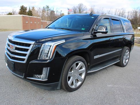 Used 2020 Cadillac Escalade Premium Luxury image 5