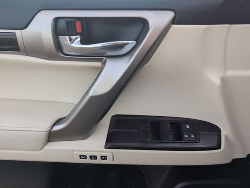 Used 2020 Lexus GX 460 Premium image 24