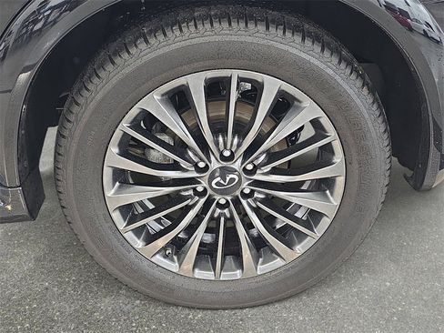 Certified 2023 INFINITI QX80 Premium Select w/ All-Season Package image 30