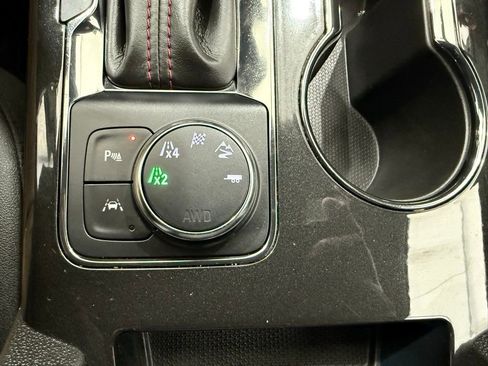 Used 2025 Chevrolet Blazer RS image 39