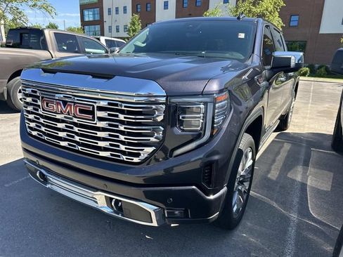 Used 2023 GMC Sierra 1500 Denali w/ Denali Reserve Package AWD/4WD image 1