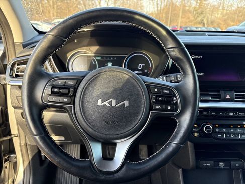 Used 2022 Kia Niro EX w/ Cold Weather Package image 15