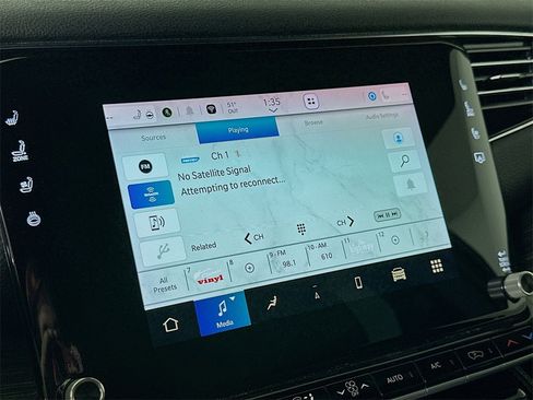 Used 2022 Jeep Wagoneer Series III w/ Premium Group I image 30