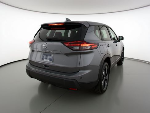 Used 2025 Nissan Rogue SV image 9