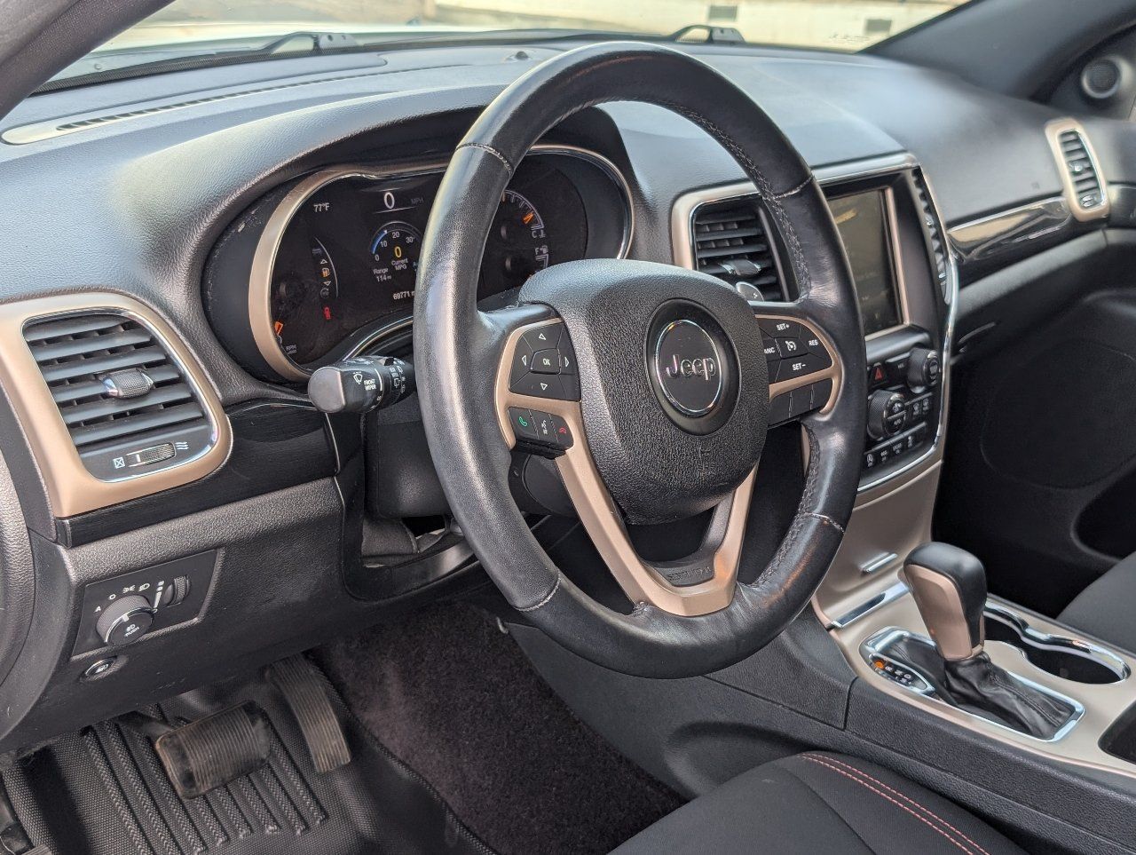 Used 2016 Jeep Grand Cherokee Laredo 75th Anniversary AWD/4WD image 14
