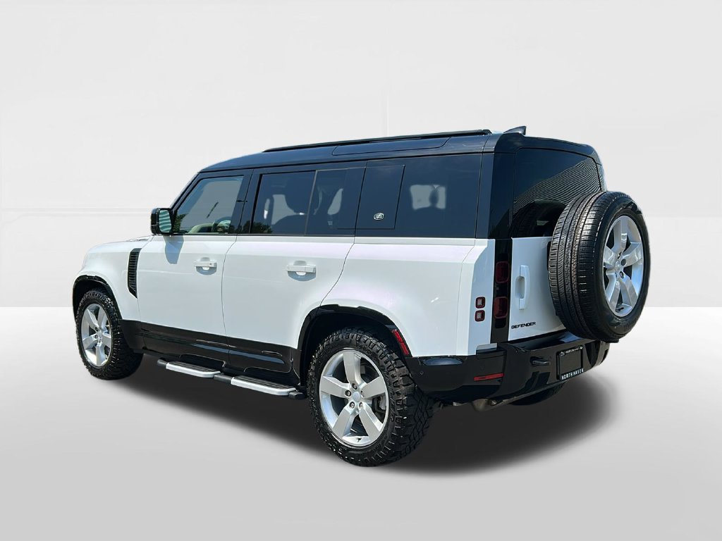 Used 2024 Land Rover Defender 110 X-Dynamic SE AWD/4WD image 6