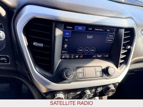 Used 2023 GMC Acadia SLE image 19