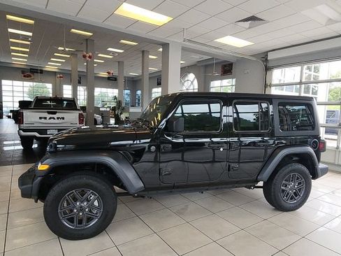 Used 2024 Jeep Wrangler Unlimited Sport AWD/4WD image 5