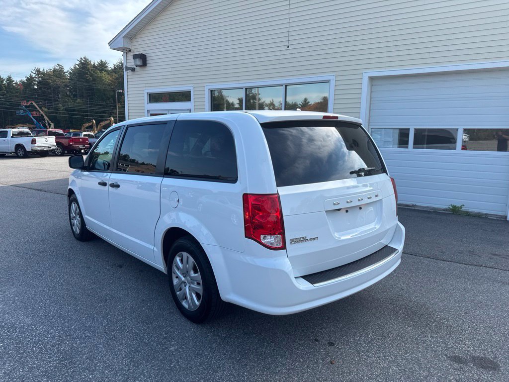 Used 2019 Dodge Grand Caravan SE w/ UConnect Hands-Free Group FWD image 3