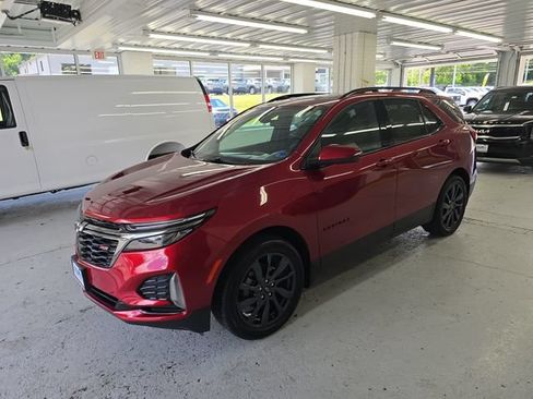 Certified 2023 Chevrolet Equinox RS w/ RS Leather Package AWD/4WD image 2