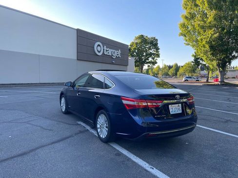 Used 2013 Toyota Avalon XLE Premium image 3